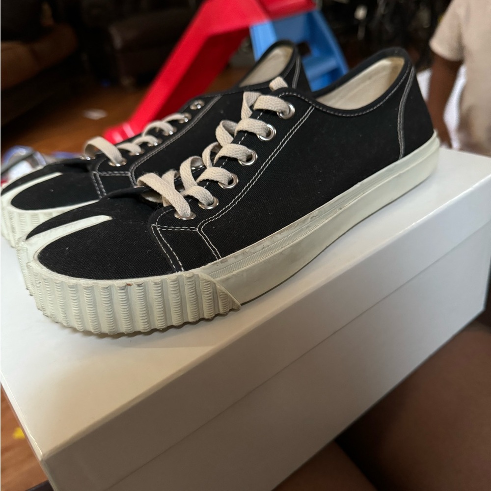 Maison Margiela Tabi Low-Top Sneakers